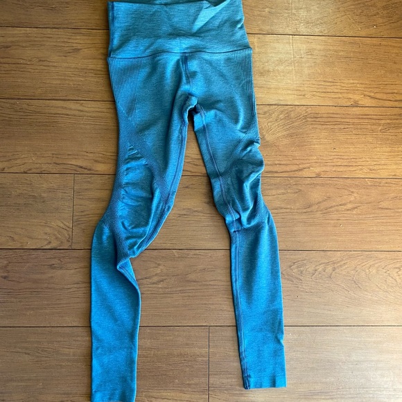 Womens alphalete leggings, size XS - Picture 3 of 3